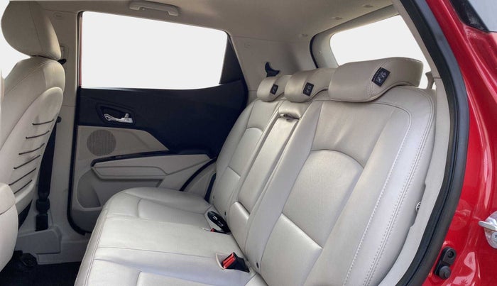 2022 Mahindra XUV300 W8 (O) 1.2 PETROL AMT, Petrol, Automatic, 11,911 km, Right Side Rear Door Cabin