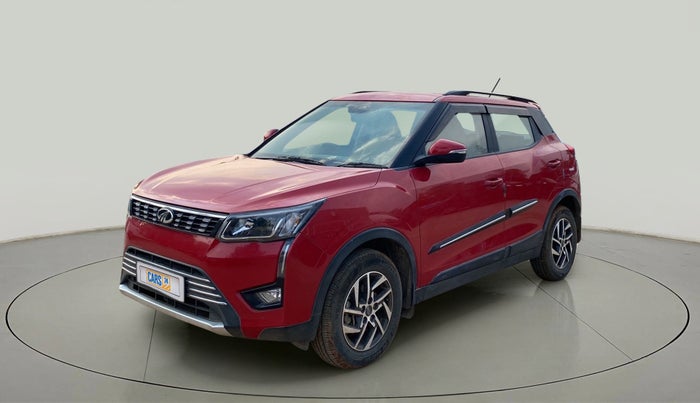 2022 Mahindra XUV300 W8 (O) 1.2 PETROL AMT, Petrol, Automatic, 11,911 km, Left Front Diagonal