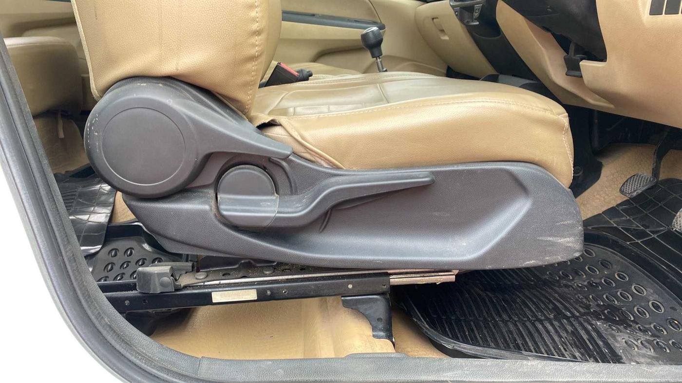 2019 Honda Amaze 1.2L I-VTEC S, Petrol, Manual, 42,815 km, Driver Side Adjustment Panel