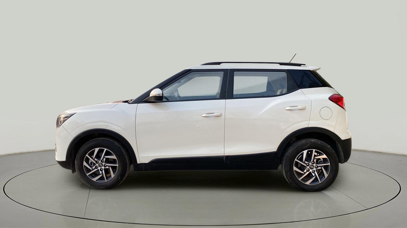2022 Mahindra XUV300 W8 (O) 1.5 DIESEL AMT, Diesel, Automatic, 15,946 km, Left Side
