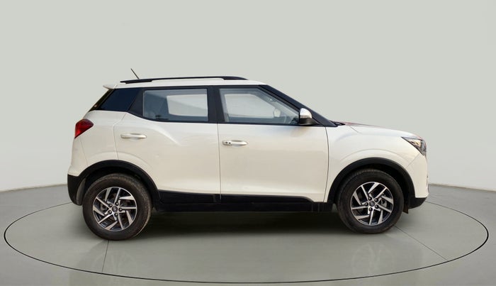 2022 Mahindra XUV300 W8 (O) 1.5 DIESEL AMT, Diesel, Automatic, 15,946 km, Right Side View