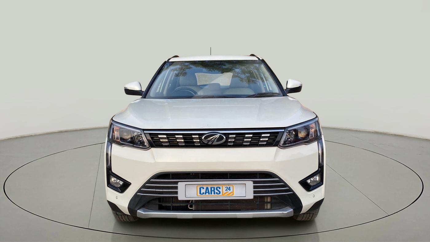 2022 Mahindra XUV300 W8 (O) 1.5 DIESEL AMT, Diesel, Automatic, 15,946 km, Front