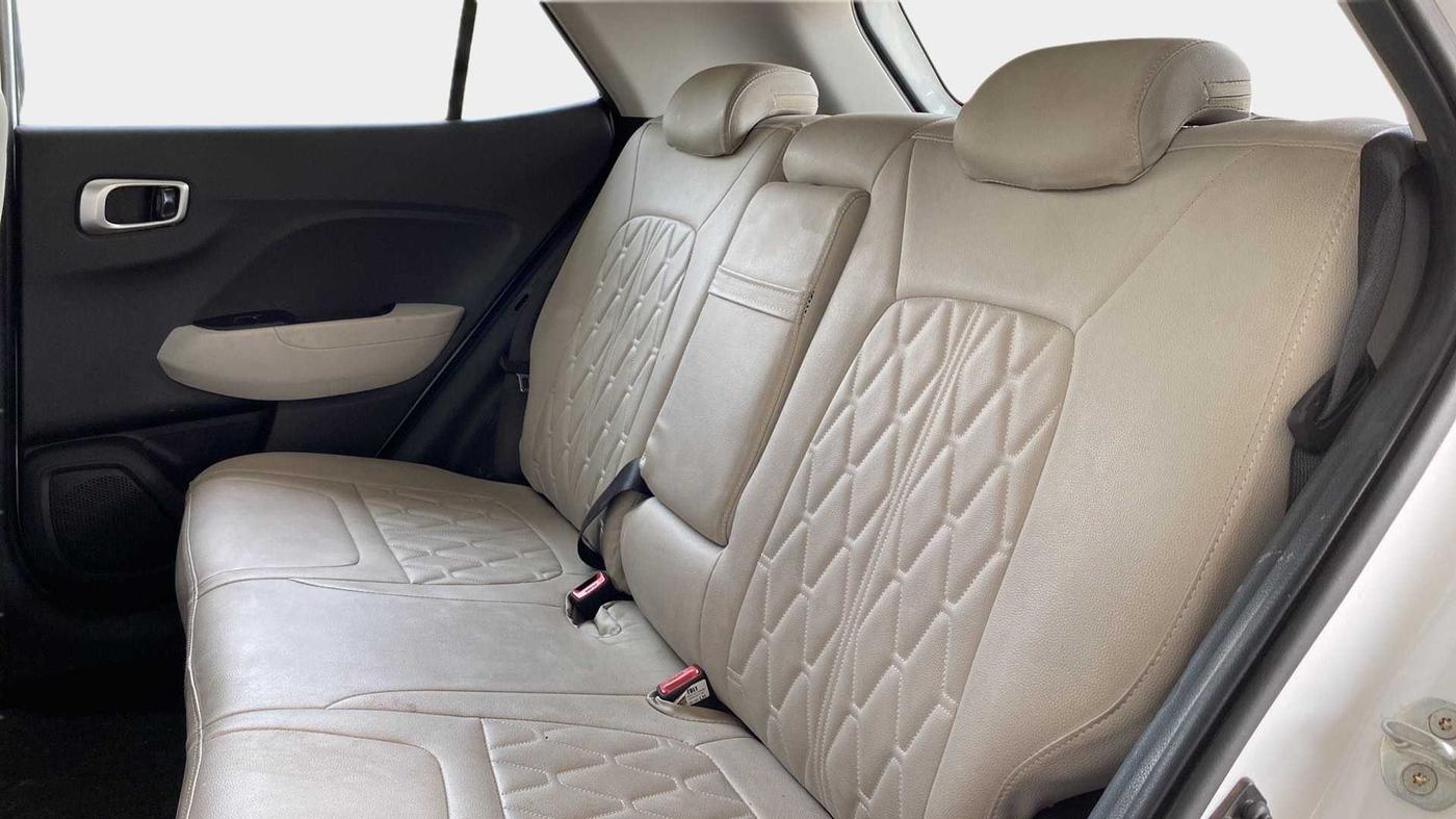 2022 Hyundai VENUE SX 1.2 PETROL, Petrol, Manual, 22,171 km, Right Side Rear Door Cabin