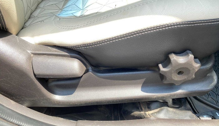 2015 Hyundai Verna FLUIDIC 1.6 CRDI S(O) 4S, Diesel, Manual, 95,116 km, Driver Side Adjustment Panel