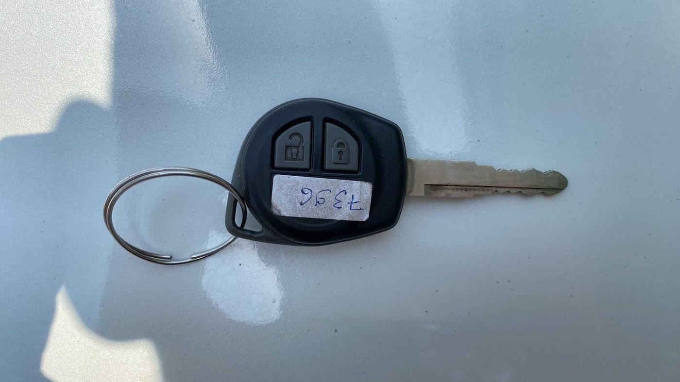 2018 Maruti Dzire VXI AMT, Petrol, Automatic, 69,649 km, Key Close Up