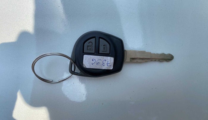 2018 Maruti Dzire VXI AMT, Petrol, Automatic, 69,649 km, Key Close Up