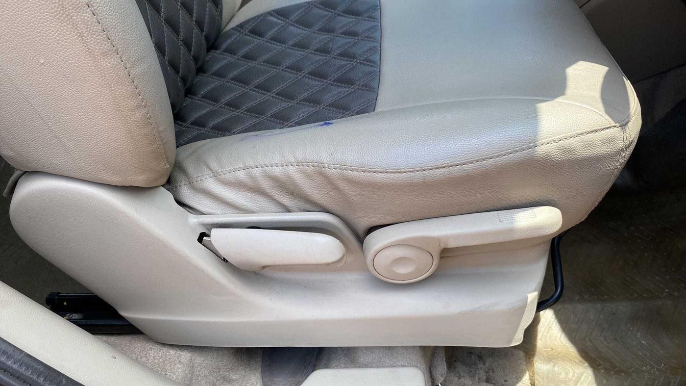 2016 Maruti Ertiga ZXI, Petrol, Manual, 68,696 km, Driver Side Adjustment Panel