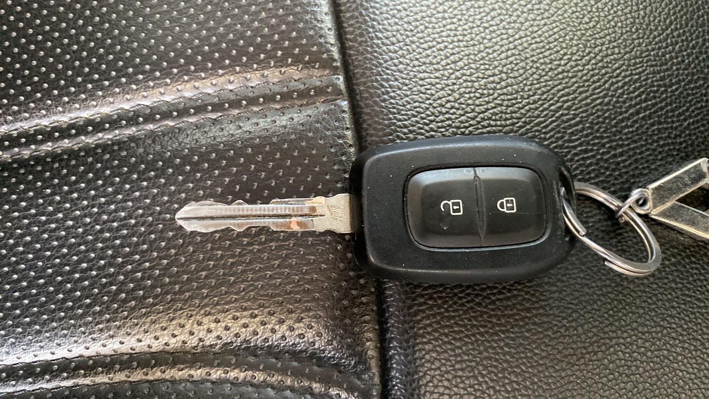 2021 Renault TRIBER RXL MT, Petrol, Manual, 16,328 km, Key Close Up