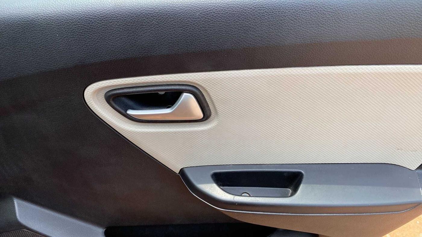 2020 Maruti Alto LXI, Petrol, Manual, 13,604 km, Driver Side Door Panels Control