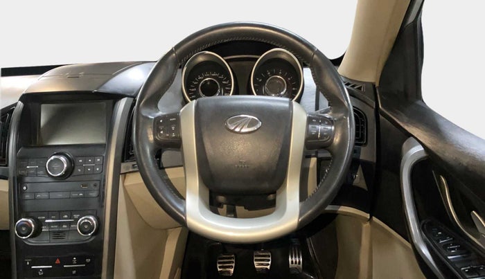 2015 Mahindra XUV500 W10, Diesel, Manual, 82,770 km, Steering Wheel Close Up