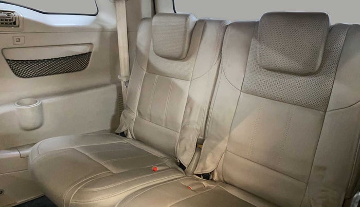 2015 Mahindra XUV500 W10, Diesel, Manual, 82,770 km, Third Seat Row ( optional )