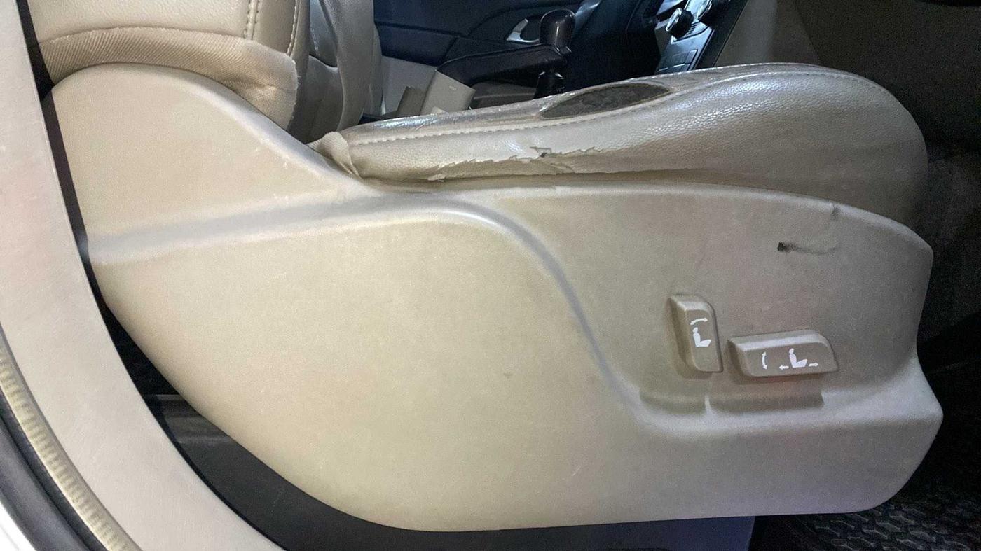 2015 Mahindra XUV500 W10, Diesel, Manual, 82,770 km, Driver Side Adjustment Panel