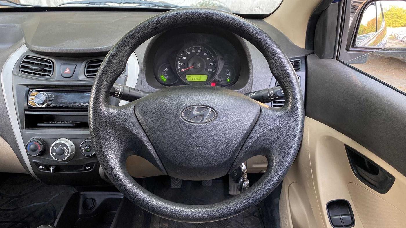 2014 Hyundai Eon ERA +, Petrol, Manual, 34,133 km, Steering Wheel Close Up