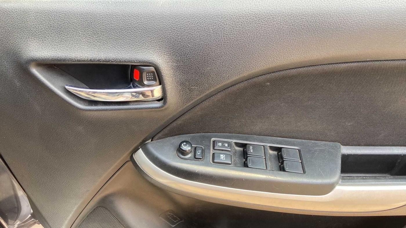 2017 Maruti Baleno DELTA PETROL 1.2, Petrol, Manual, 46,272 km, Driver Side Door Panels Control