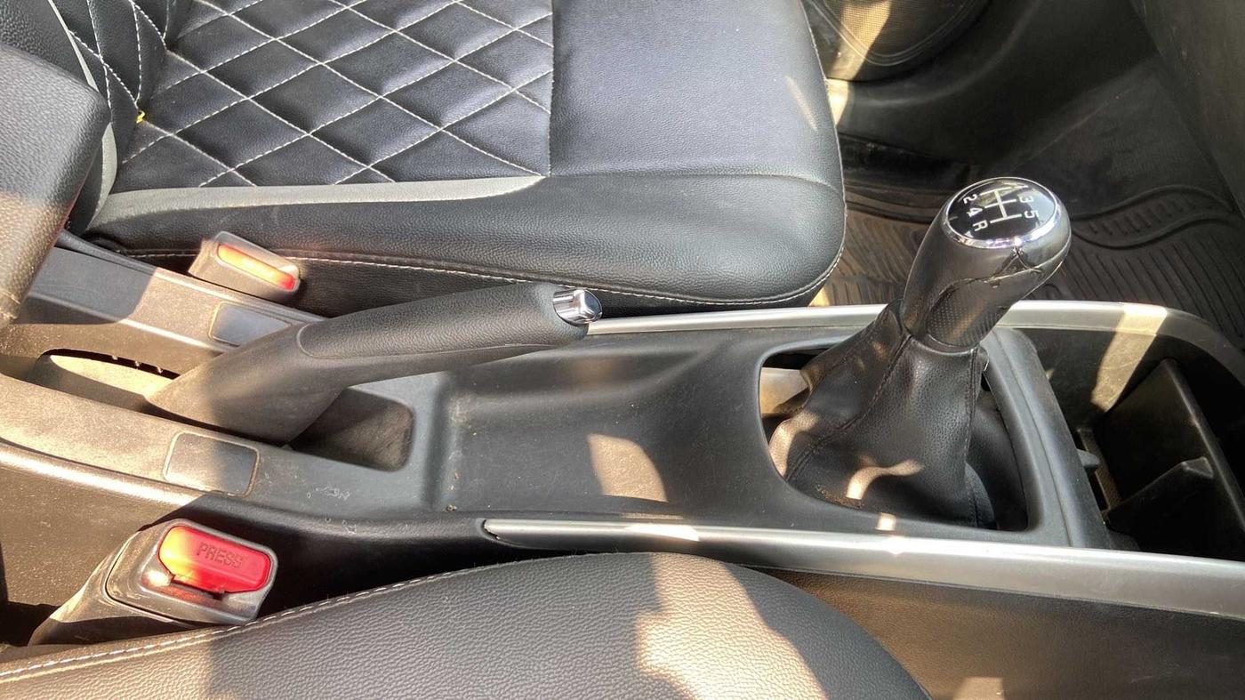 2017 Maruti Baleno DELTA PETROL 1.2, Petrol, Manual, 46,272 km, Gear Lever