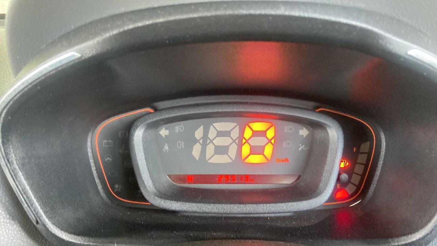 2019 Renault Kwid RXT 1.0 AMT (O), Petrol, Automatic, 29,509 km, Odometer Image