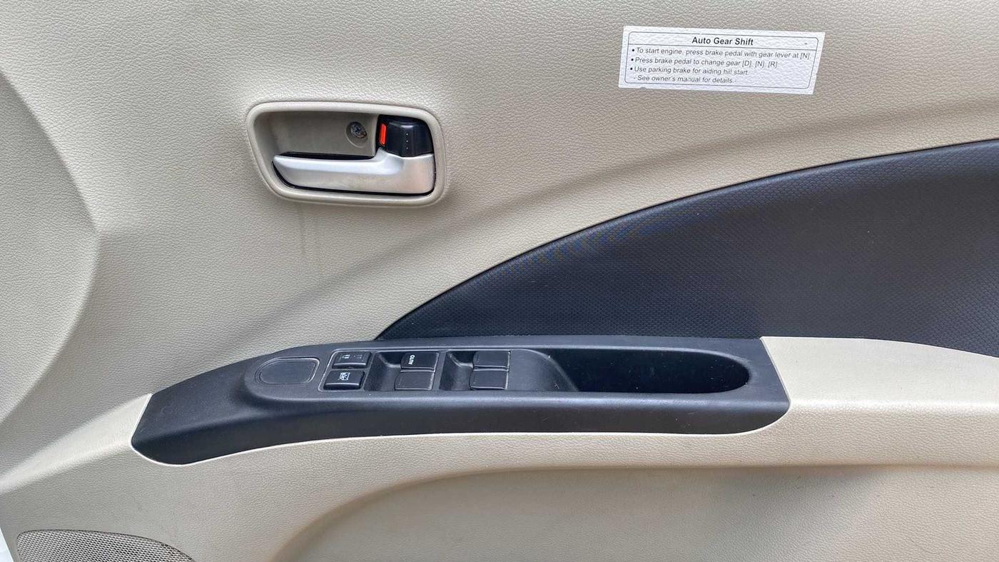 2014 Maruti Celerio VXI AMT, Petrol, Automatic, 76,408 km, Driver Side Door Panels Control