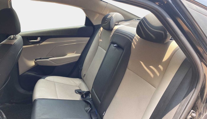2019 Hyundai Verna 1.6 VTVT SX O, Petrol, Manual, 53,292 km, Right Side Rear Door Cabin
