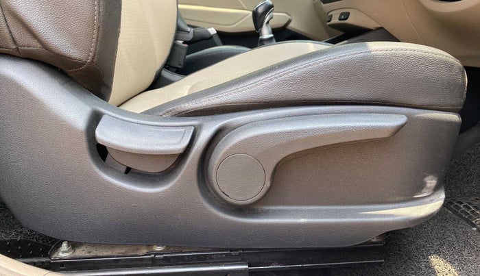 2019 Hyundai Verna 1.6 VTVT SX O, Petrol, Manual, 53,292 km, Driver Side Adjustment Panel