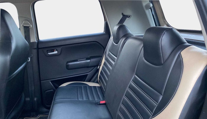 2022 Maruti New Wagon-R ZXI 1.2, Petrol, Manual, 16,176 km, Right Side Rear Door Cabin