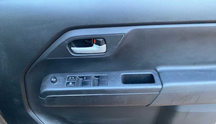 2022 Maruti New Wagon-R ZXI 1.2, Petrol, Manual, 16,176 km, Driver Side Door Panels Control