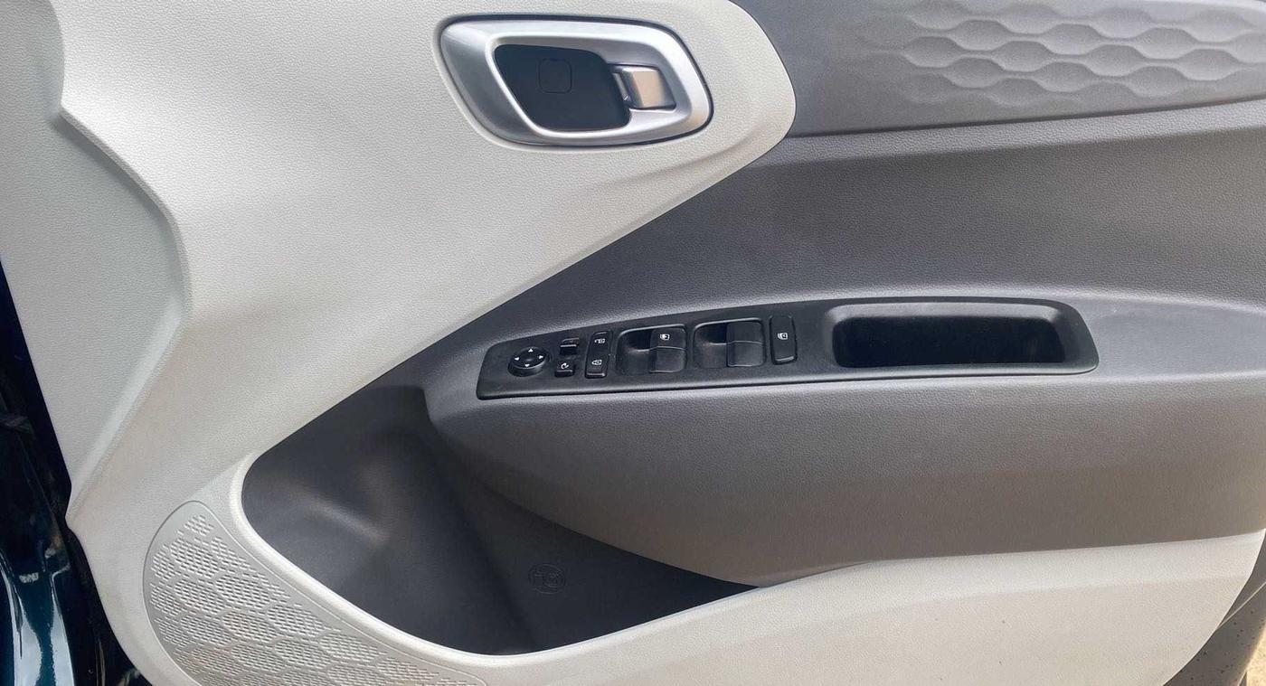 2020 Hyundai GRAND I10 NIOS SPORTZ AMT 1.2 KAPPA VTVT, Petrol, Automatic, 10,218 km, Driver Side Door Panels Control
