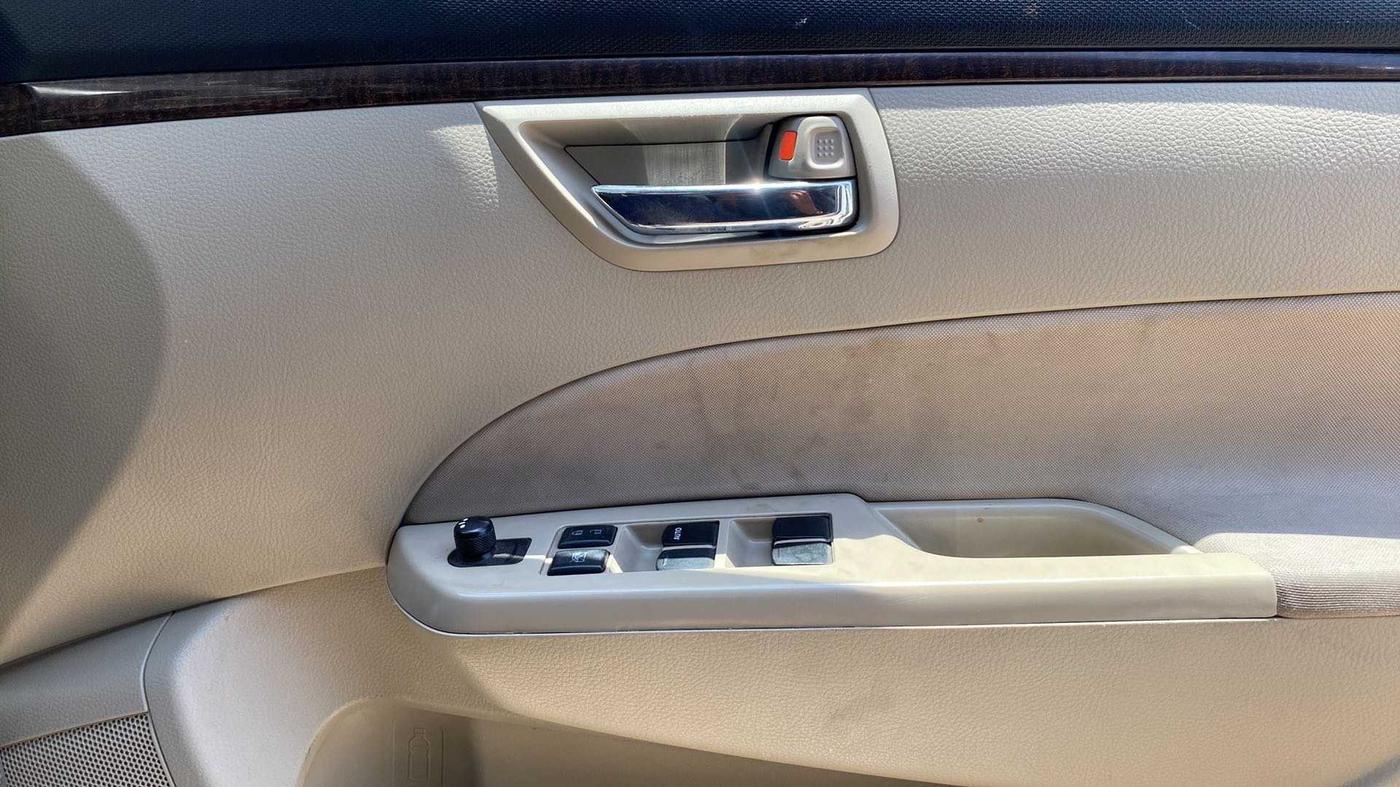 2014 Maruti Swift Dzire VXI, Petrol, Manual, 75,321 km, Driver Side Door Panels Control