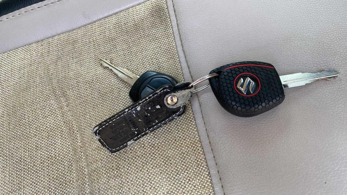 2014 Maruti Swift Dzire VXI, Petrol, Manual, 75,321 km, Key Close Up