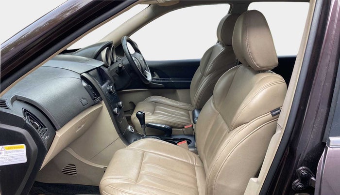2017 Mahindra XUV500 W10 AWD AT, Diesel, Automatic, 85,756 km, Right Side Front Door Cabin