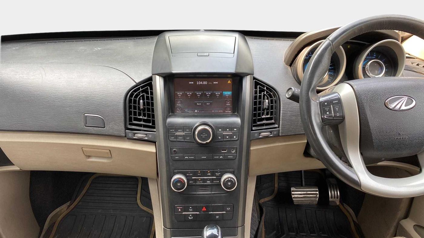 2017 Mahindra XUV500 W10 AWD AT, Diesel, Automatic, 85,756 km, Air Conditioner