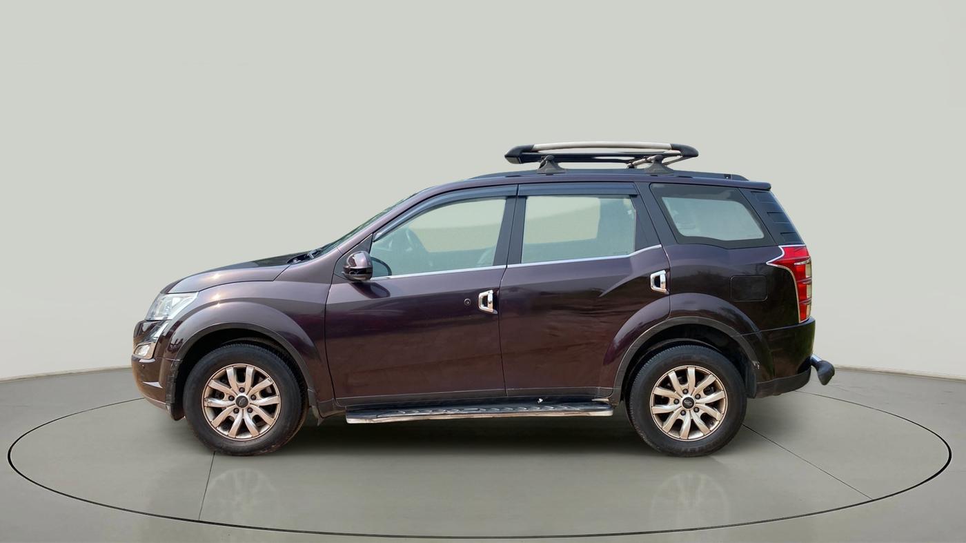 2017 Mahindra XUV500 W10 AWD AT, Diesel, Automatic, 85,756 km, Left Side