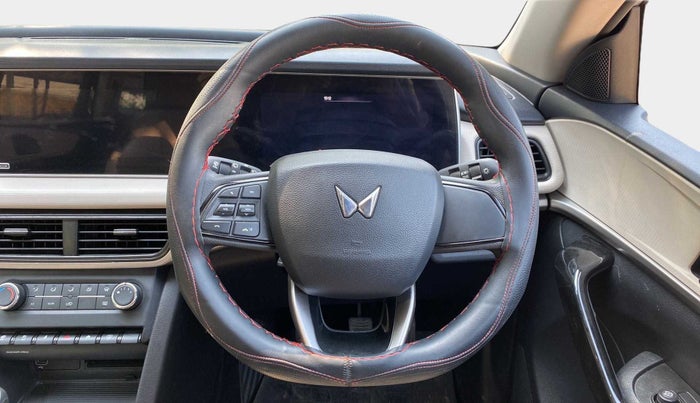 2021 Mahindra XUV700 AX 5 P MT 5 STR, Petrol, Manual, 23,149 km, Steering Wheel Close Up