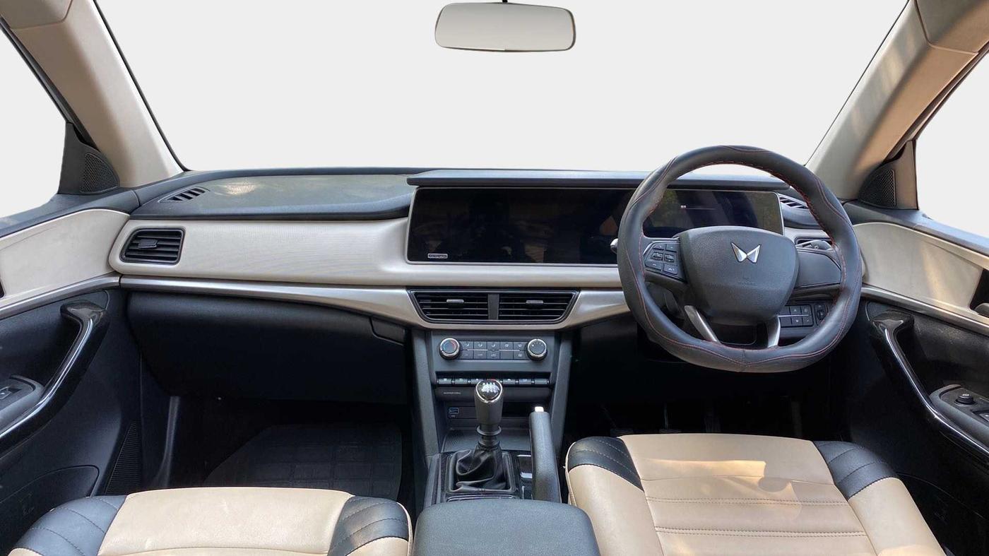 2021 Mahindra XUV700 AX 5 P MT 5 STR, Petrol, Manual, 23,149 km, Dashboard