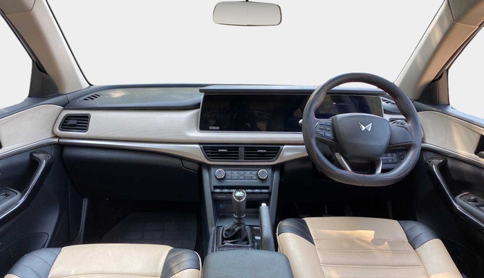 2021 Mahindra XUV700 AX 5 P MT 5 STR, Petrol, Manual, 23,149 km, Dashboard