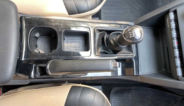 2021 Mahindra XUV700 AX 5 P MT 5 STR, Petrol, Manual, 23,149 km, Gear Lever