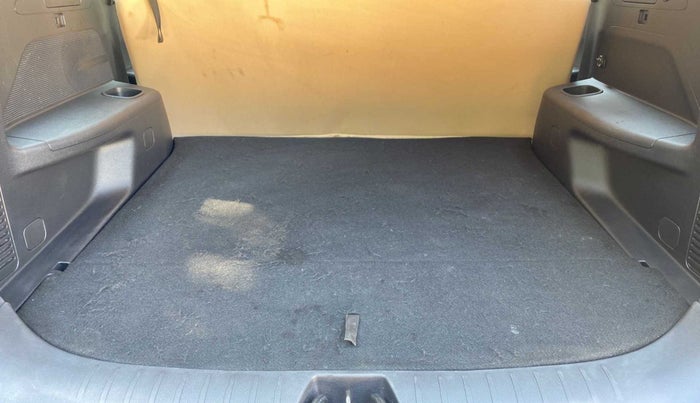 2021 Mahindra XUV700 AX 5 P MT 5 STR, Petrol, Manual, 23,149 km, Boot Inside