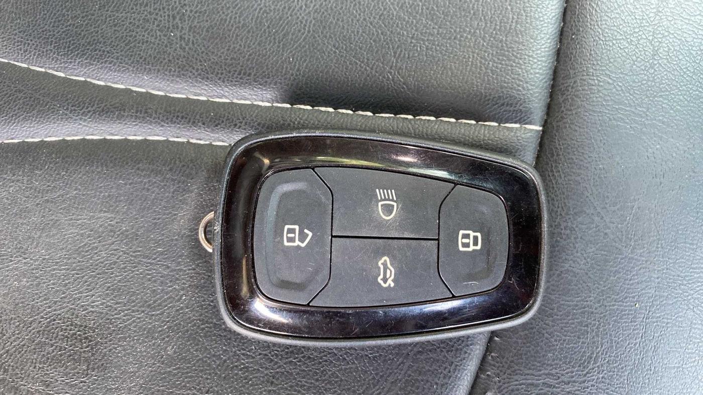 2022 Tata NEXON XZA PLUS SUNROOF PETROL, Petrol, Automatic, 23,682 km, Key Close Up