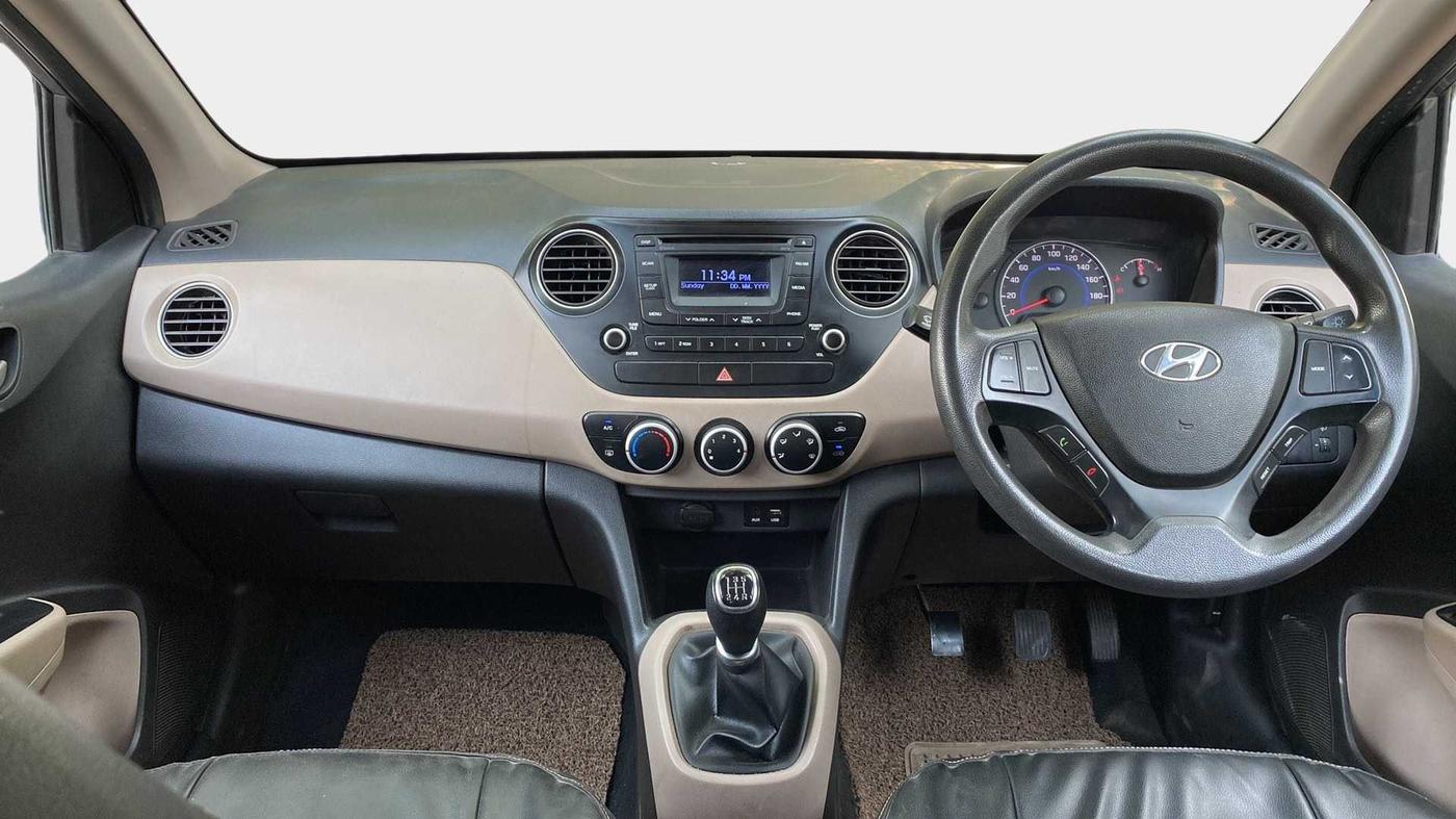 2015 Hyundai Grand i10 SPORTZ 1.2 KAPPA VTVT, CNG, Manual, 82,601 km, Dashboard