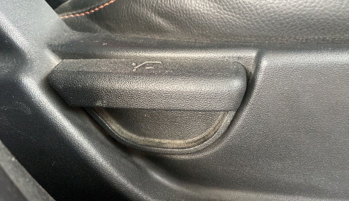 2013 Hyundai i20 SPORTZ 1.4 CRDI, Diesel, Manual, 78,205 km, Driver Side Adjustment Panel