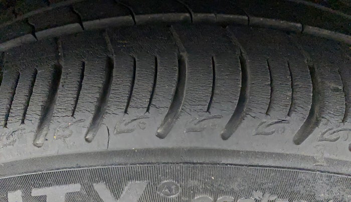 2020 Tata ALTROZ XT PETROL, Petrol, Manual, 19,610 km, Right Front Tyre Tread