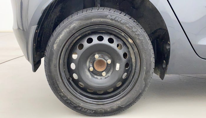 2020 Tata ALTROZ XT PETROL, Petrol, Manual, 19,610 km, Right Rear Wheel