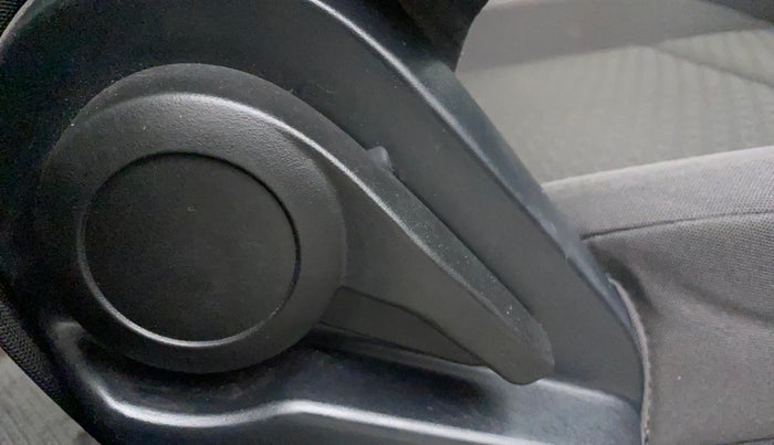 2020 Tata ALTROZ XT PETROL, Petrol, Manual, 19,610 km, Driver Side Adjustment Panel