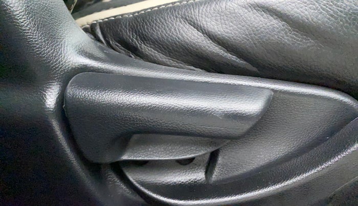 2019 Honda BR-V 1.5L I-VTEC S, Petrol, Manual, 14,869 km, Driver Side Adjustment Panel