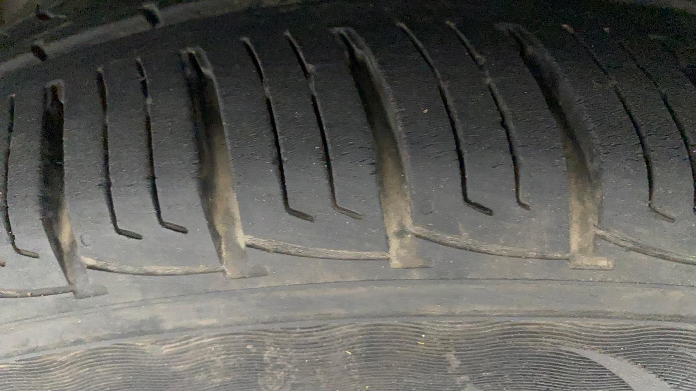 2015 Ford Ecosport TITANIUM 1.5L DIESEL, Diesel, Manual, 90,768 km, Left Front Tyre Tread