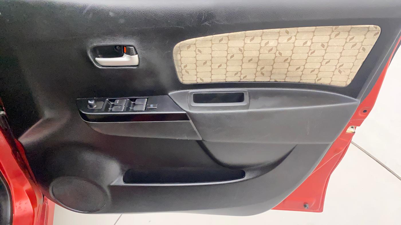 2017 Maruti Wagon R 1.0 VXI+, Petrol, Manual, 78,453 km, Driver Side Door Panels Control