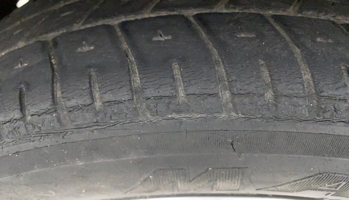 2017 Maruti Wagon R 1.0 VXI+, Petrol, Manual, 78,453 km, Right Rear Tyre Tread