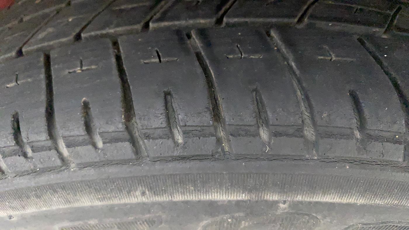 2017 Maruti Wagon R 1.0 VXI+, Petrol, Manual, 78,453 km, Left Rear Tyre Tread