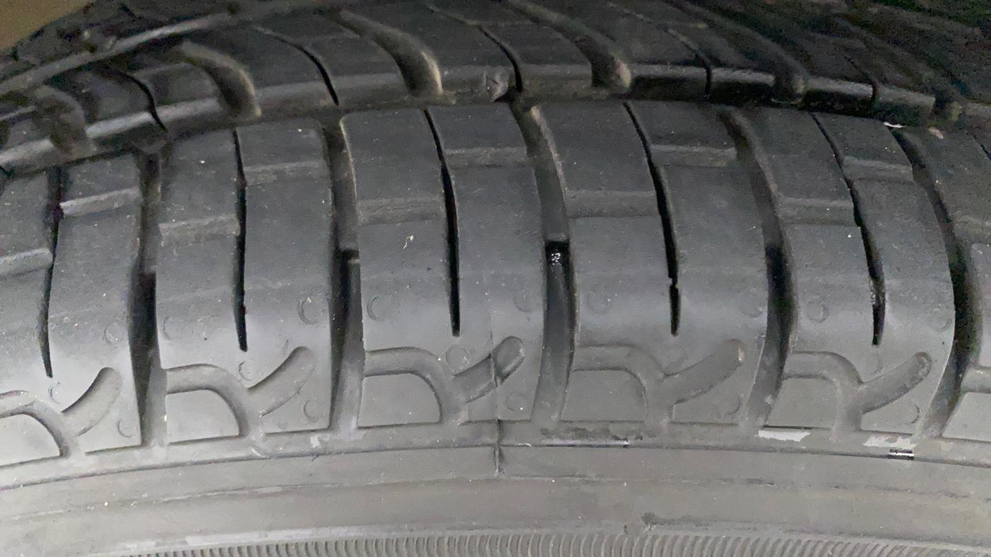 2017 Maruti Wagon R 1.0 VXI+, Petrol, Manual, 78,453 km, Left Front Tyre Tread