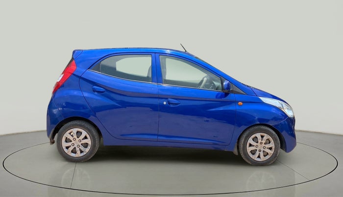 2016 Hyundai Eon SPORTZ, Petrol, Manual, 33,248 km, Right Side View