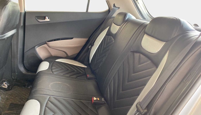 2019 Hyundai Grand i10 SPORTZ AT 1.2 KAPPA VTVT, Petrol, Automatic, 33,740 km, Right Side Rear Door Cabin